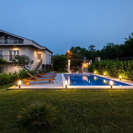 Villa Latica Dicmo Exteriör bild