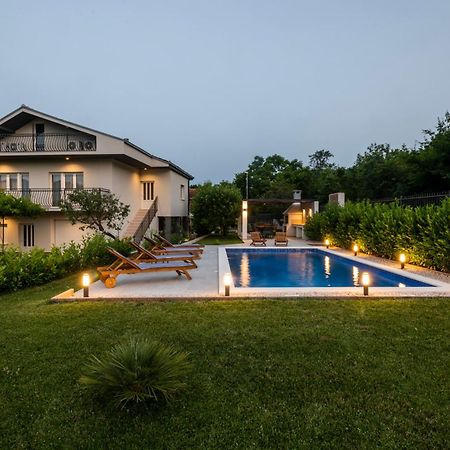 Villa Latica Dicmo Exteriör bild