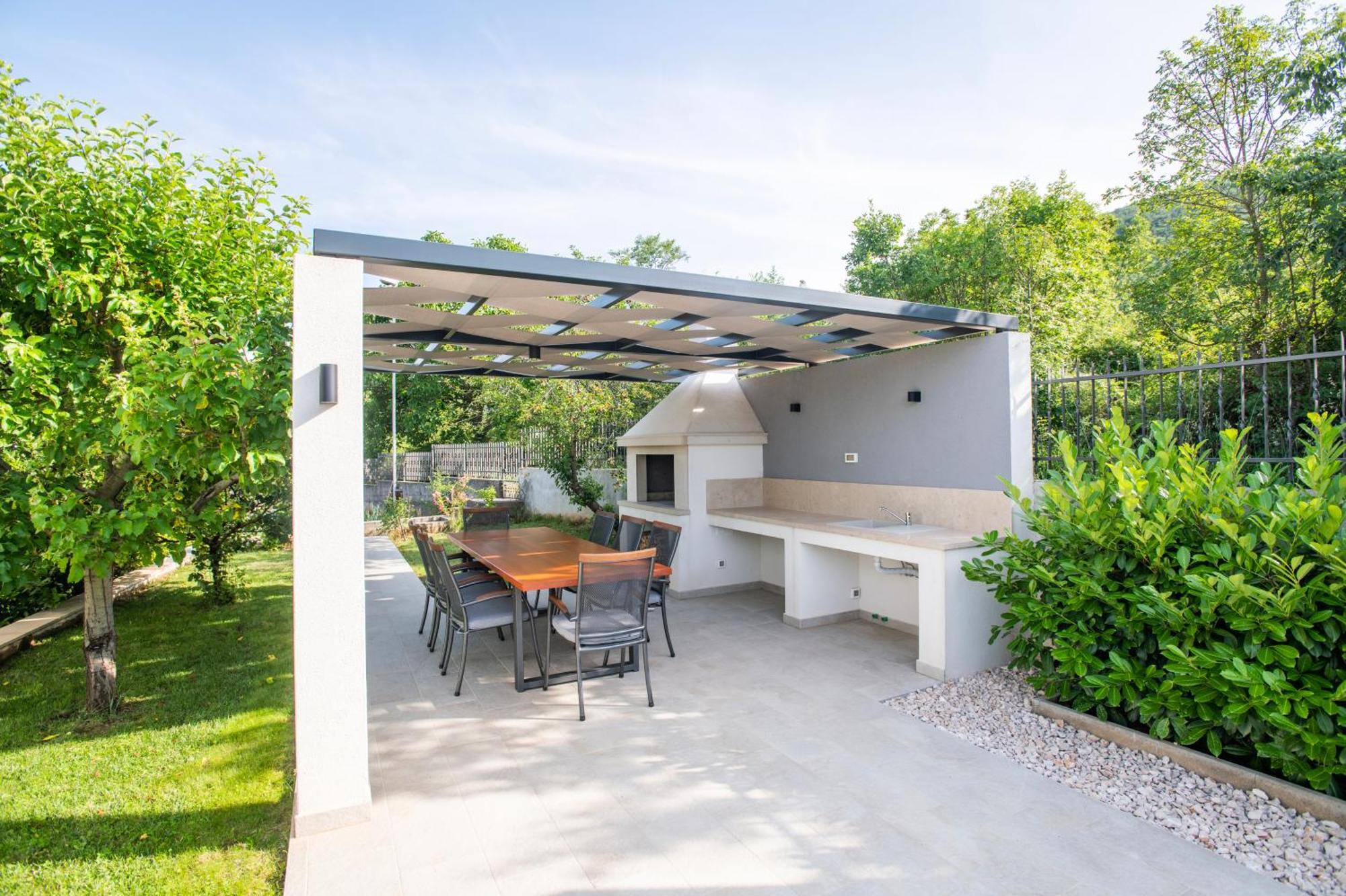 Villa Latica Dicmo Exteriör bild